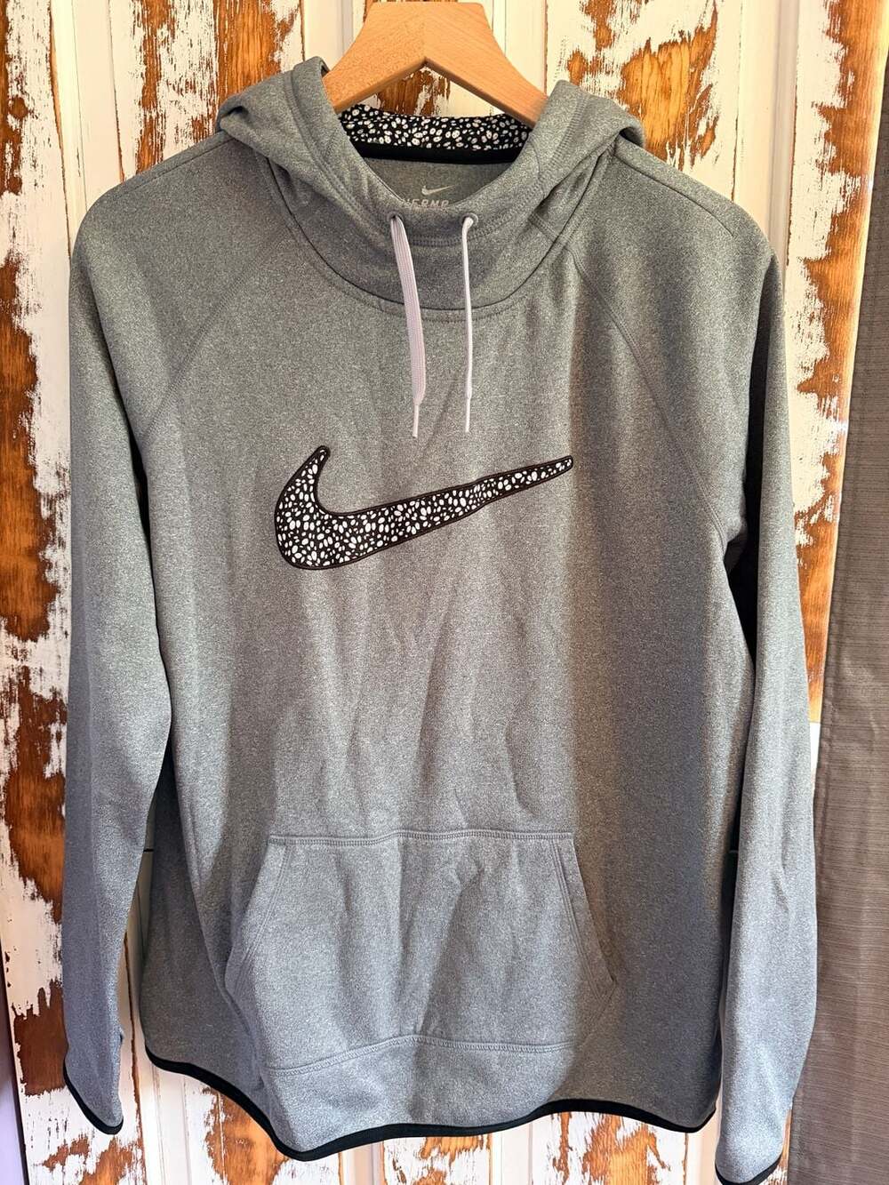 Nike Therma-Fit Grey Pullover Hoodie with Speckled Swoosh and Thumb Holes
